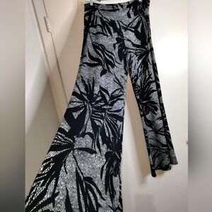 Clara Sun Woo (Size XL) Black & White Palm Leaf Print Palazzo Wide Leg Pants